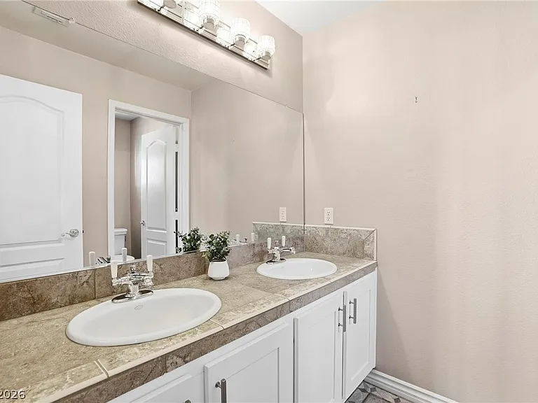 2870 Deerwood Ct — Photo 17