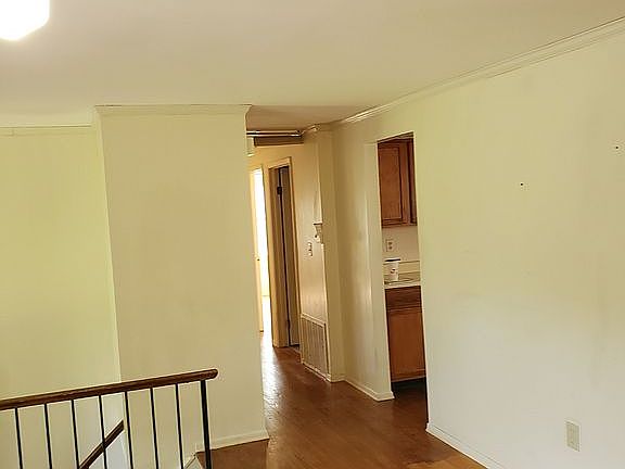 2nd image of 4467 Huntington Ln