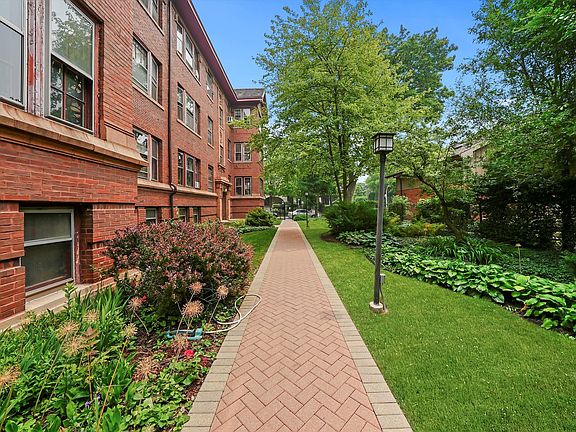 2nd image of 4722 S Greenwood Ave APT 3W
