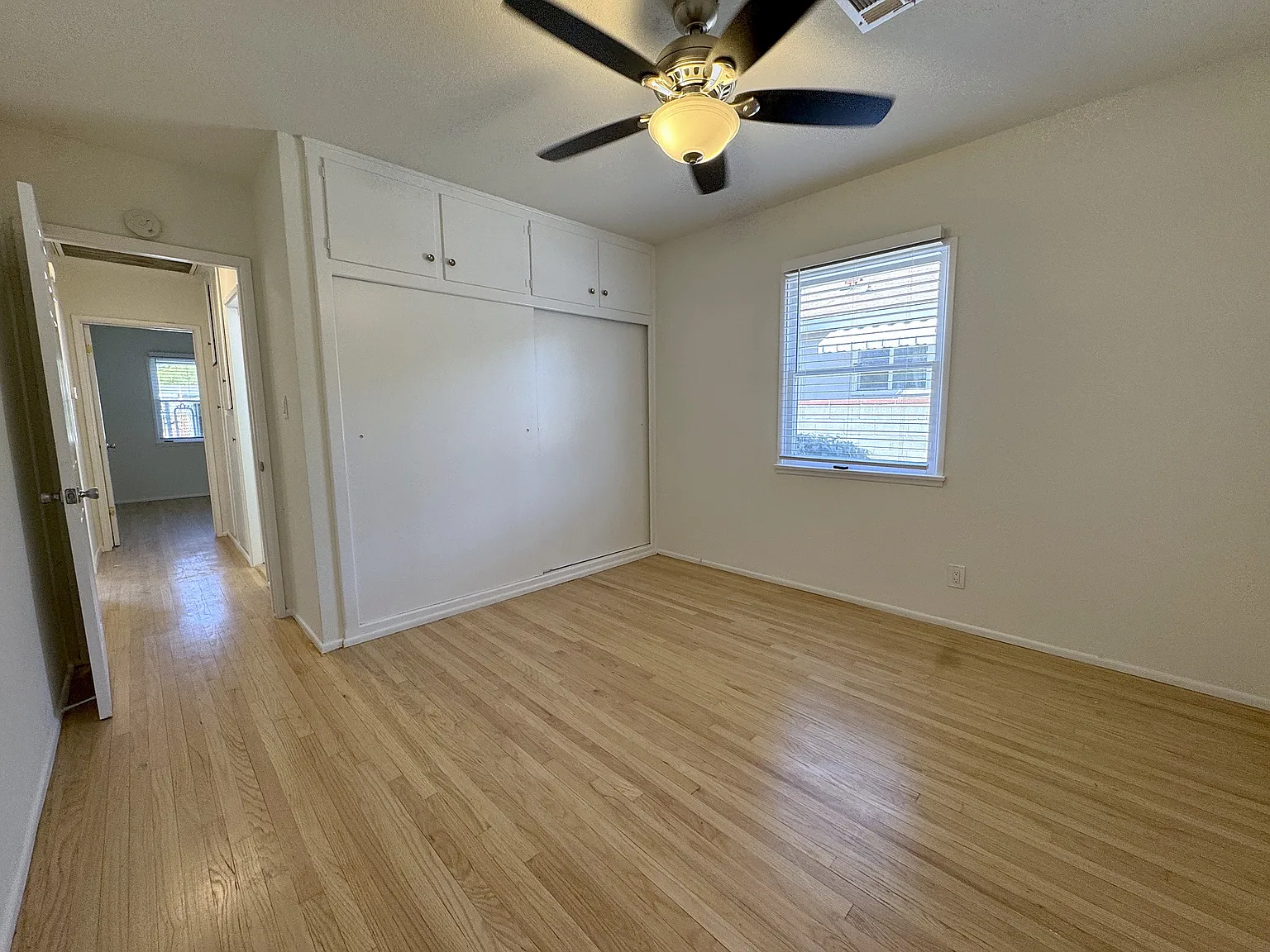 3 bed, 1558 sqft, $3,400 — Photo 3