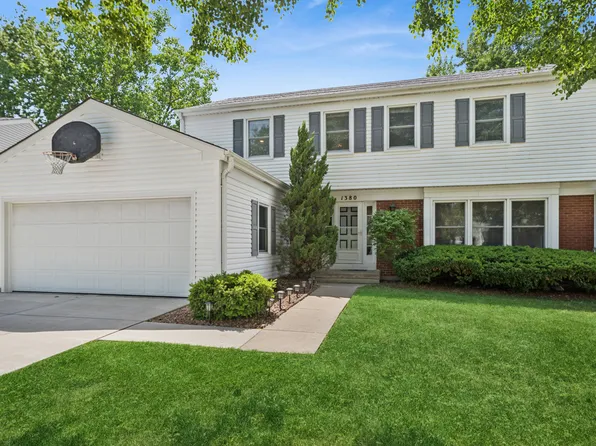 1380 Logsdon Ln, Buffalo Grove, IL 60089
