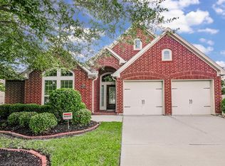 2202 Cloudburst Ln, Pearland, TX 77584