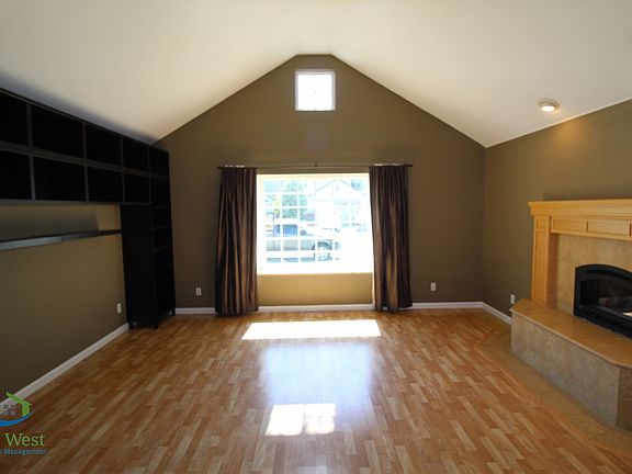 3rd image of 9641 Eagle Hills Way