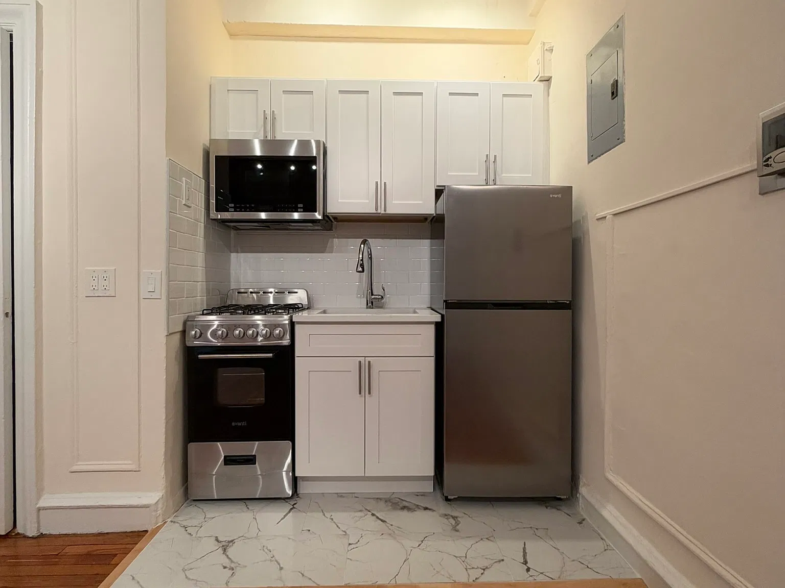 350 West 55th Street — Photo 3