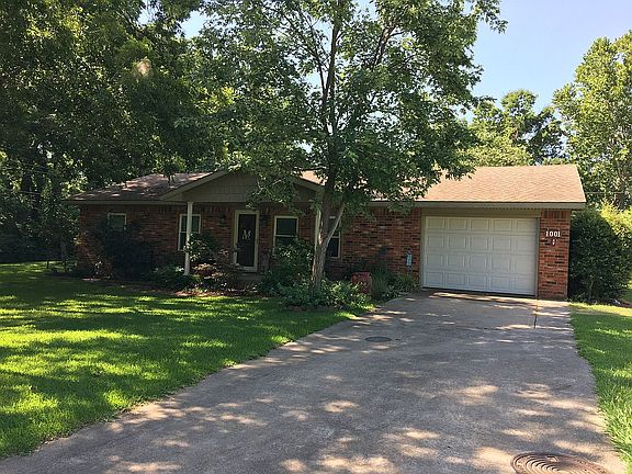 2nd image of 1001 W Drew St