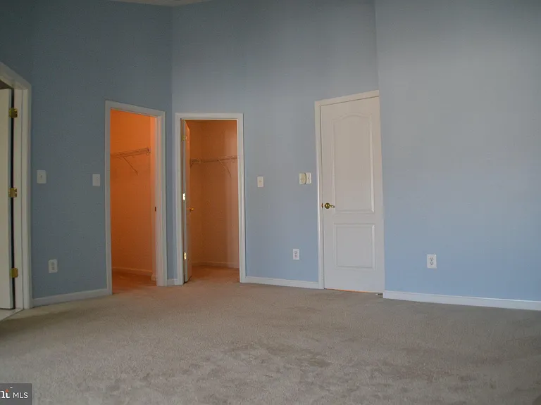 21958 Windy Oaks Sq — Photo 15