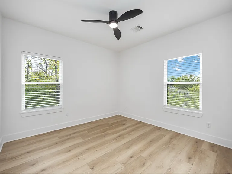 3327 Cornell St #B — Photo 15