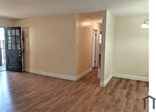 1714 W Saint Joseph St — Photo 3