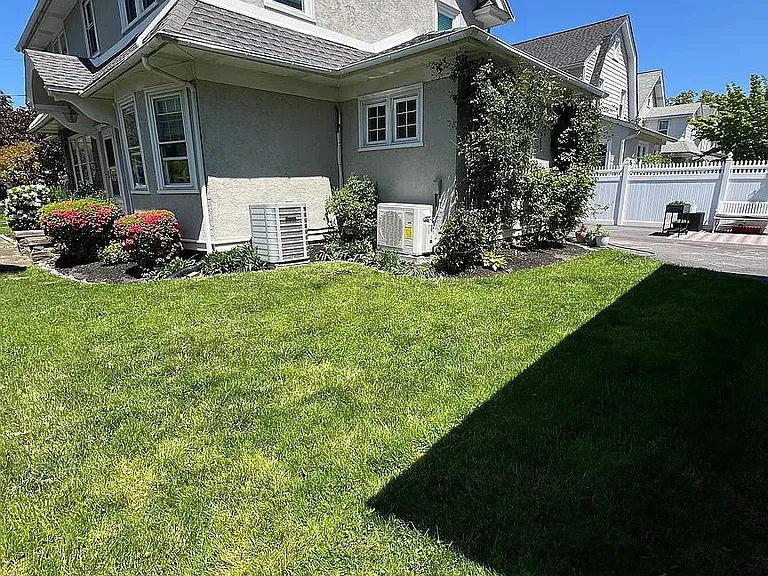 419 Strathmore Rd — Photo 29