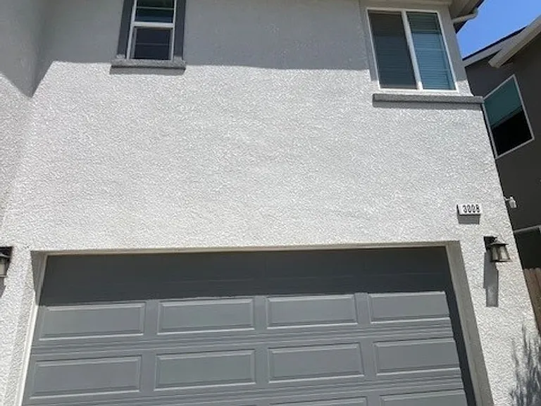 3008 N Creekside St — Photo 2