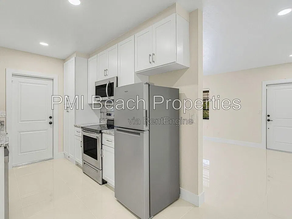 1615 S Federal Hwy #B