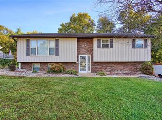 7 E Beacon Hill Rd, Fairview Heights, IL 62208