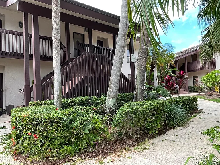 9256 Sabal Ridge Cir #D — Photo 14
