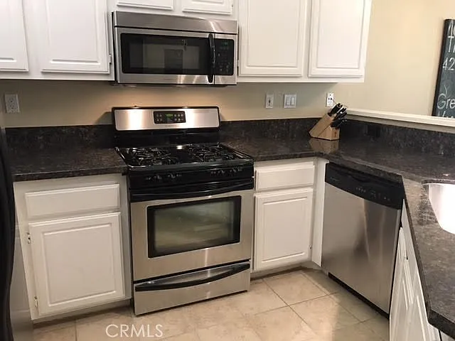 1039 S Positano Ave — Photo 7