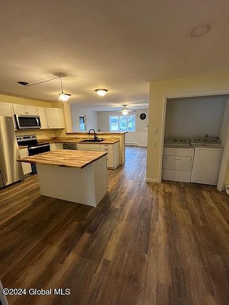 3rd image of 18 Ell Street