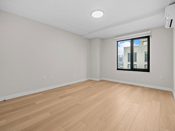 5th image of 2905 W 17th St #2K