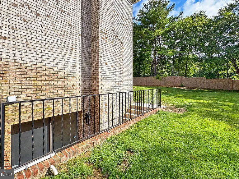 6294 Dunaway Ct — Photo 73