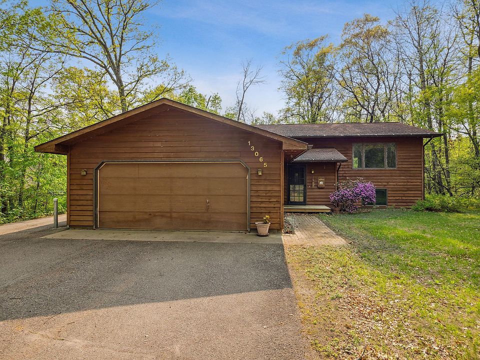 1st image of 13065 Knollwood Dr S