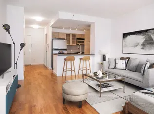 88 Leonard Street 1806 image 1 of 3