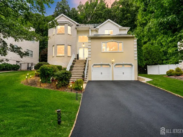 56 Rookwood Ter, Morris Plains, NJ 07950