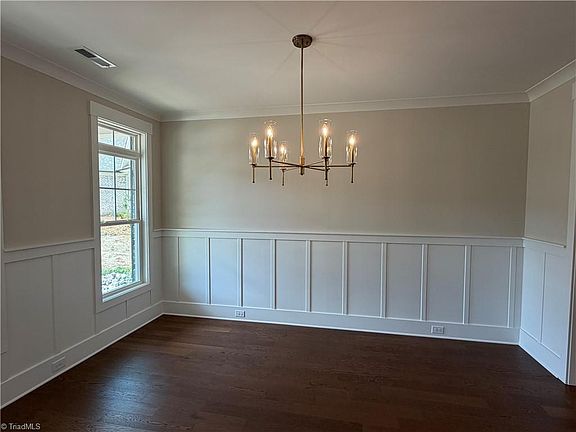 5th image of 150 Owl Ln