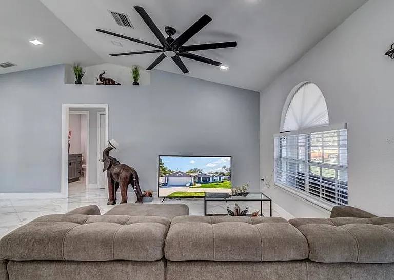 5452 Ashland Dr — Photo 25