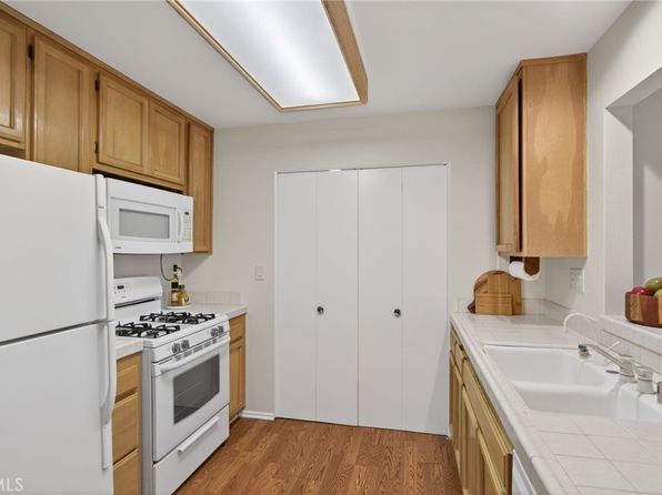 2 beds, 2 baths, 1,368 sqft house for sale in Oxnard, CA photo 22