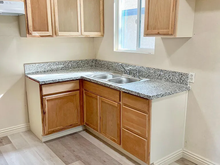 707 Wilson Ave #A — Photo 3