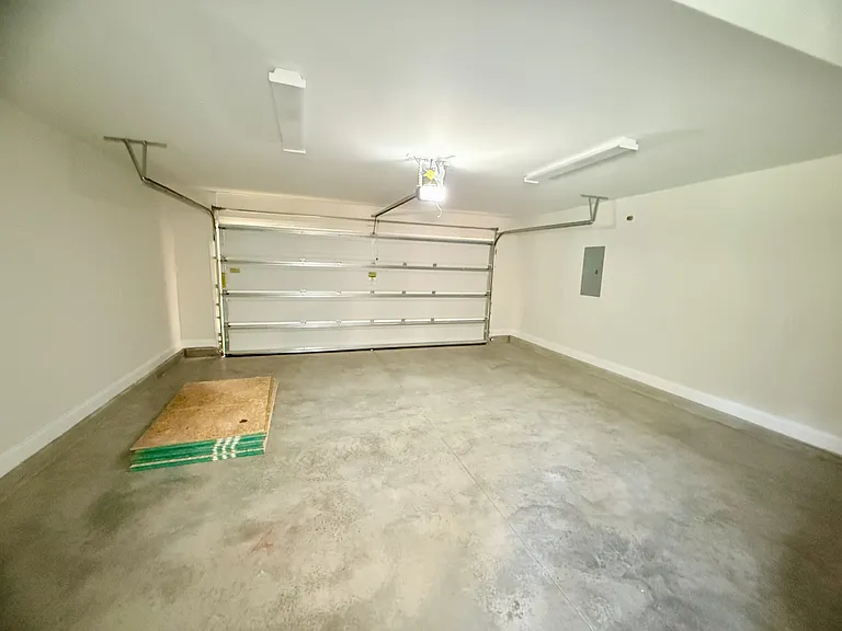 Garage_04092026