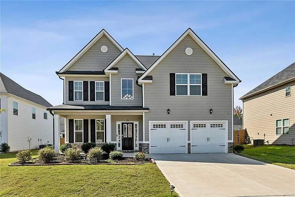 4 bed, 2558 sqft, $2,750 — Photo 1