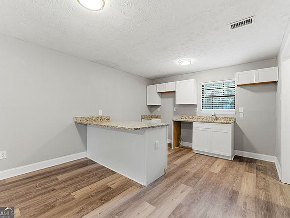 4th image of 1677 Liberty Valley