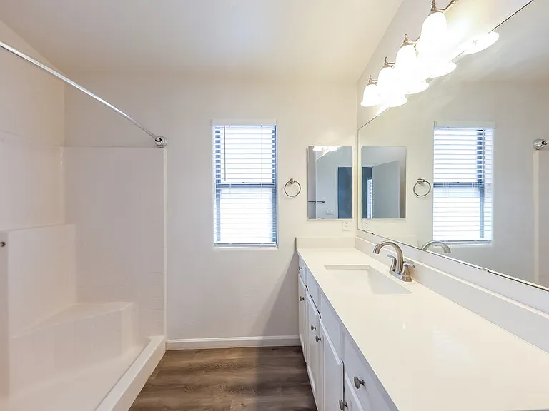 10016 W Gross Ave — Photo 10