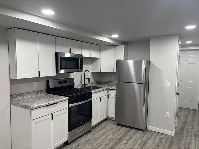412 E D Ave #2