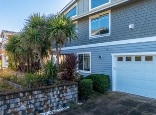 255 NW Fayette St, Waldport, OR 97394