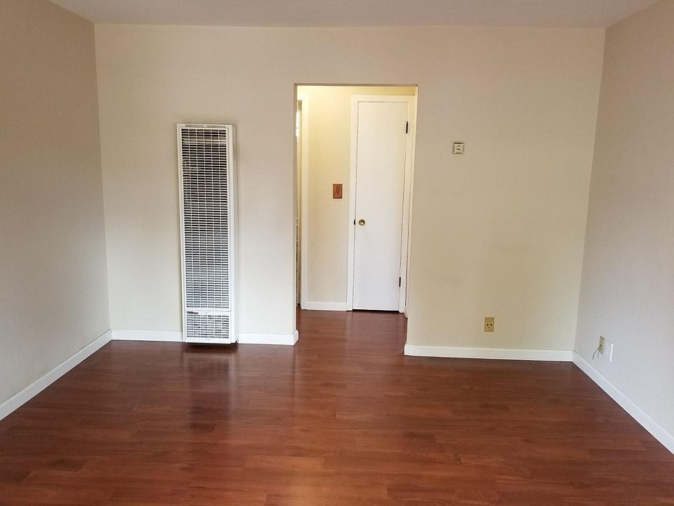 1st image of 418 Roosevelt Ave
