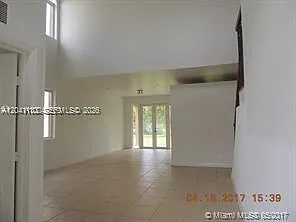 1926 SE 23rd Ct — Photo 2