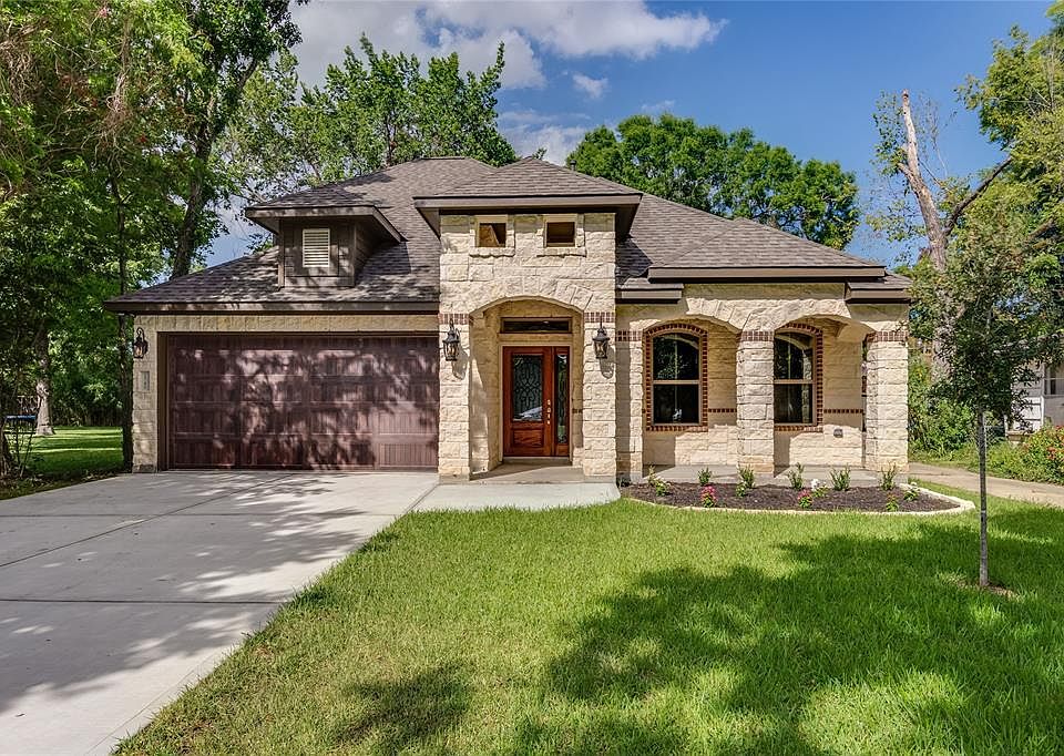 1st image of 1745 Forest Hill Blvd