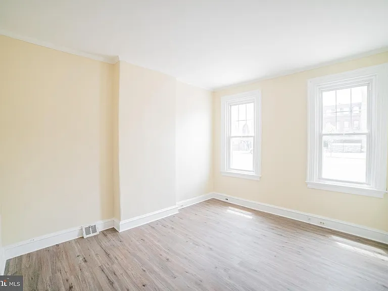 2427 E Allegheny Ave #1 — Photo 5