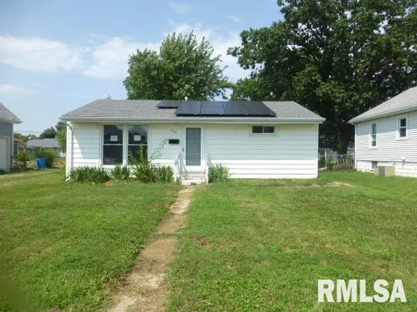 713 W England St, Taylorville, IL 62568