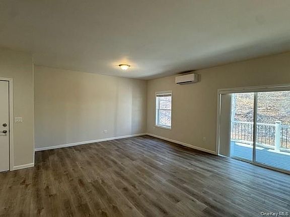 5th image of 2 S Hills Way Unit 5