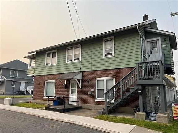 2nd image of 551 S Green St Floor 2
