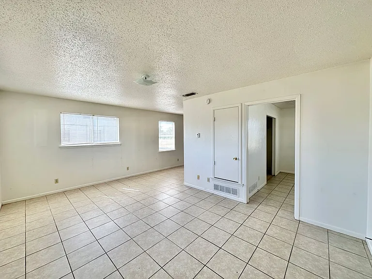 1313 W Stan Schlueter Loop — Photo 2