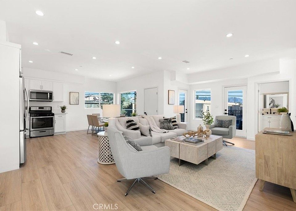 1st image of 6065 Hazelhurst Pl