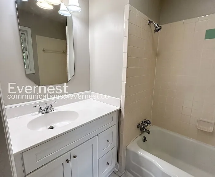 112 Tabor St — Photo 22