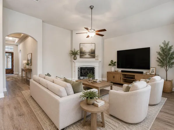836 Richardson Ln, Leander, TX 78641