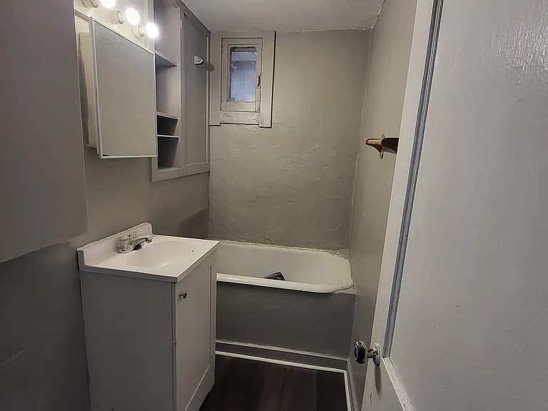 840 N Kansas Ave #BASEMENT — Photo 4