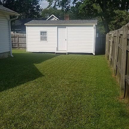 4th image of 100 Lisa Ln