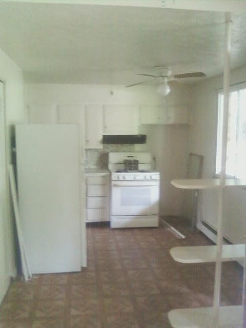 2nd image of 152 N Seiberling St #2