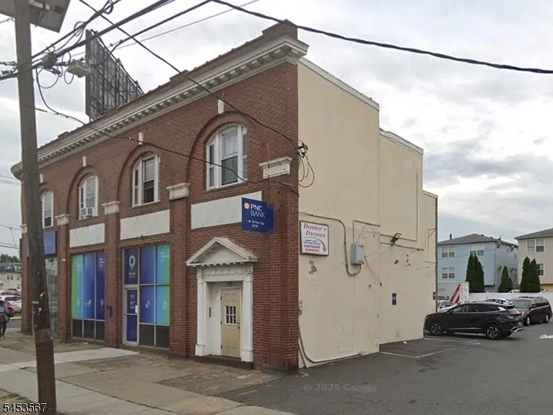 1 bed, 1.0 bath, $1,750 — Photo 1