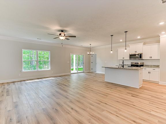 4th image of 455 Parakeet Ct